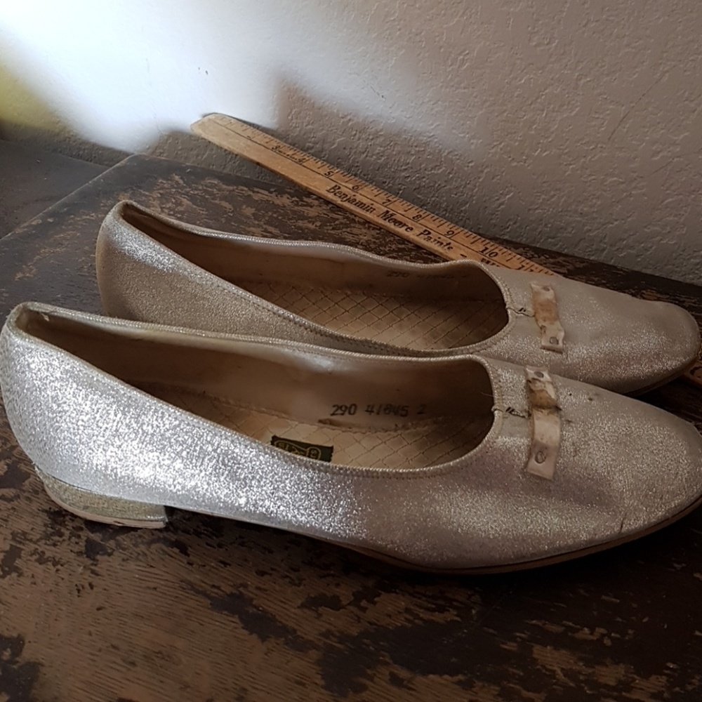 vintage comfy Daniel Green silver slippers /FREE